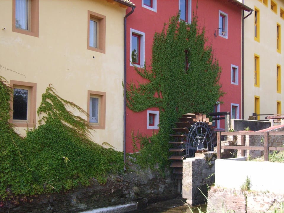 Property building, Garden, View (from property/room), Balcony/Terrace, Decorative detail, Garden view