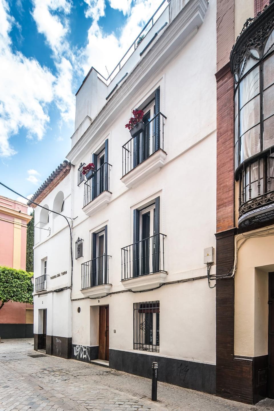 Property building, Facade/entrance