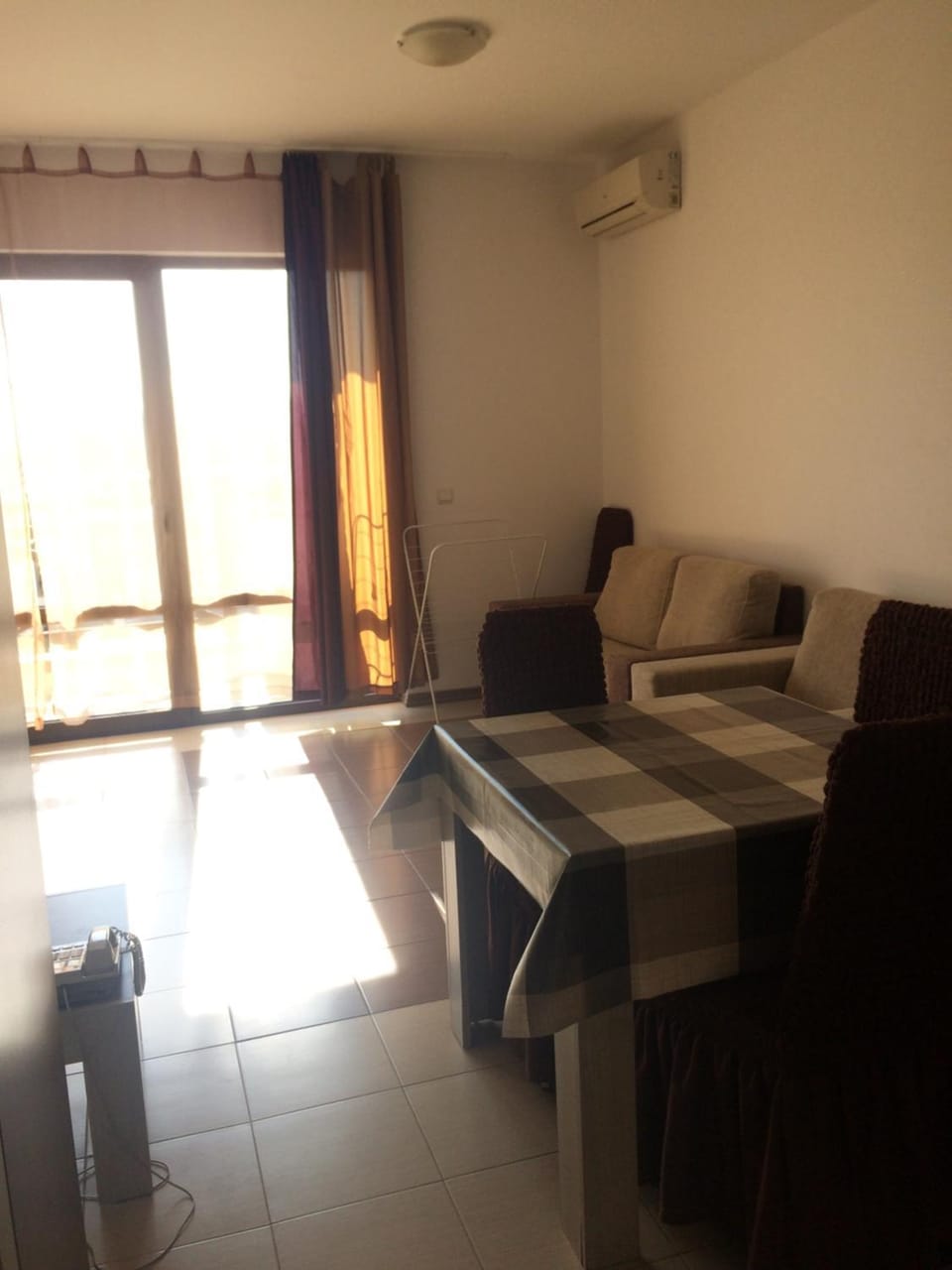 Communal lounge/ TV room, TV and multimedia, Living room, Photo of the whole room, Seating area, Dining area