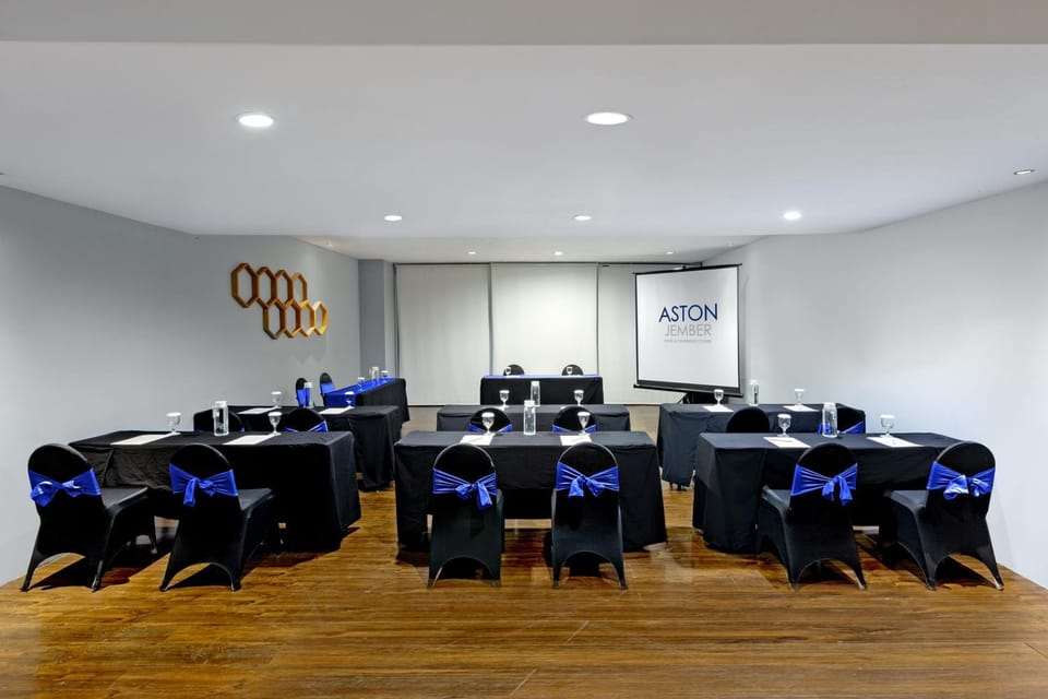 Meeting/conference room