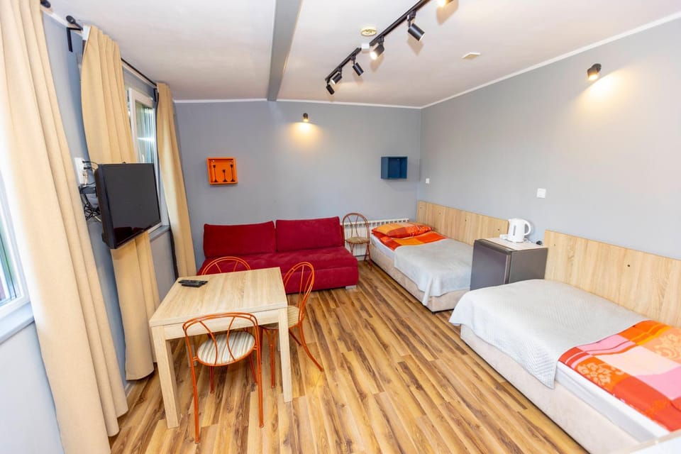 Photo of the whole room, Seating area