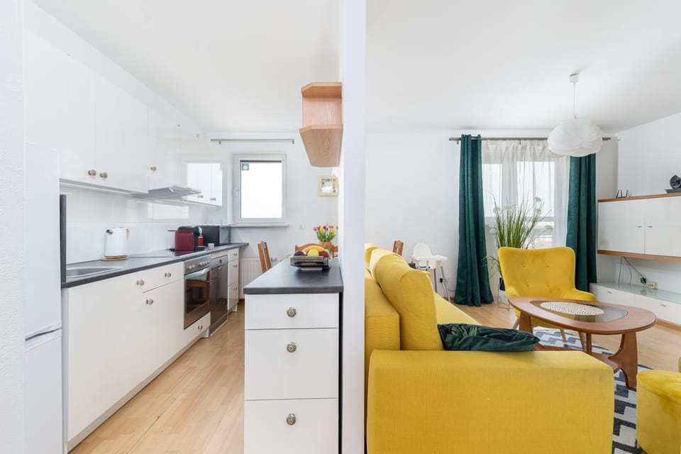 Communal lounge/ TV room, Kitchen or kitchenette, Living room