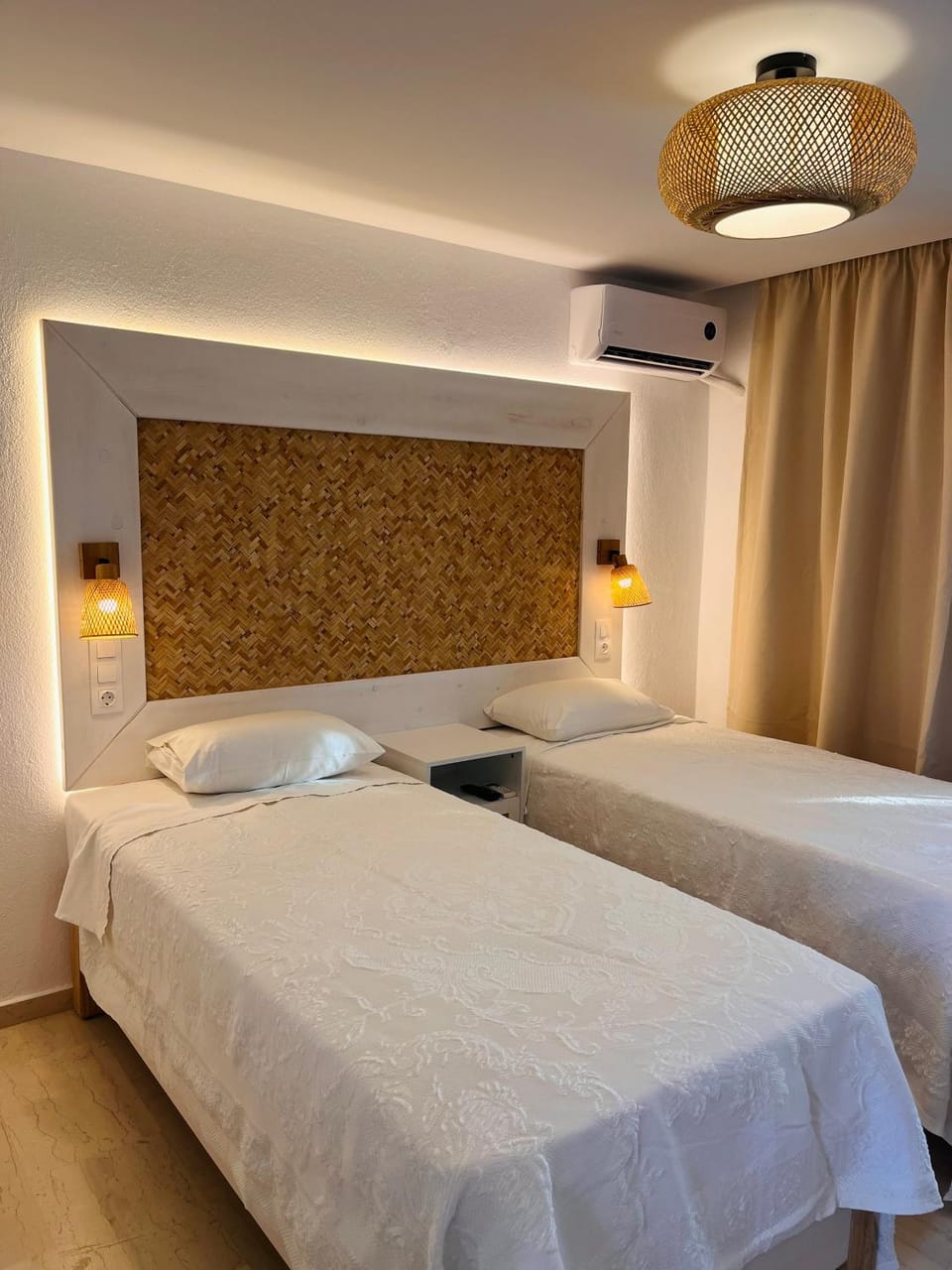 Fotinos House Skiathos Bed and Breakfast in Skiathos