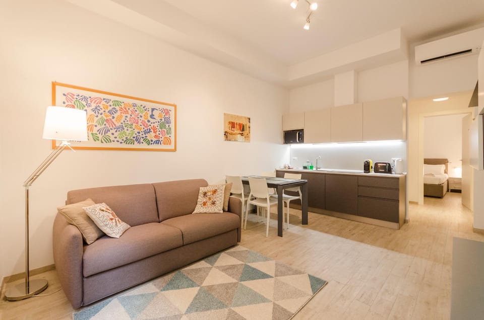 Living room, Seating area, Dining area
