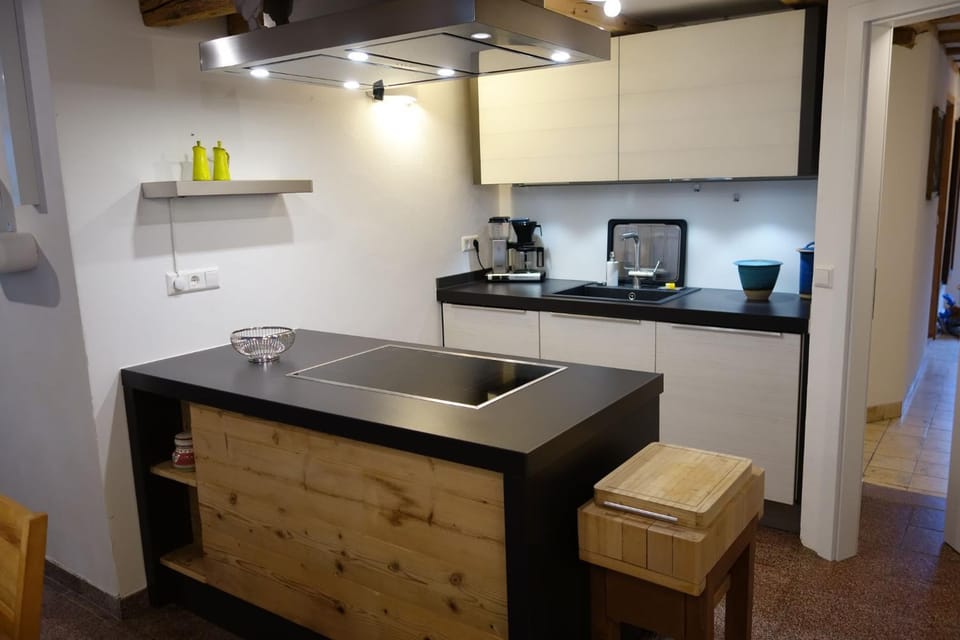 Kitchen or kitchenette, Living room