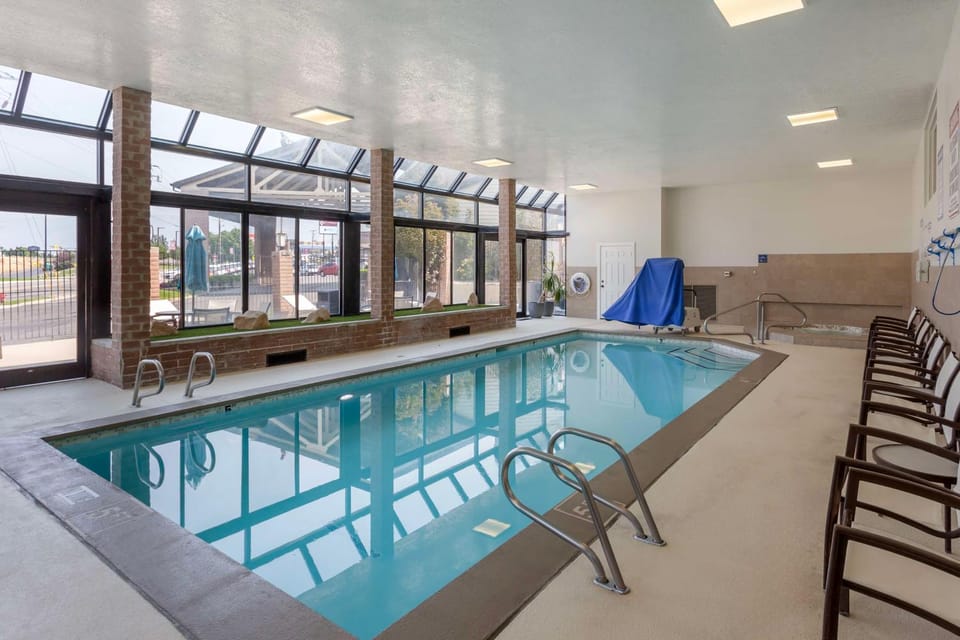 Pool view, Swimming pool