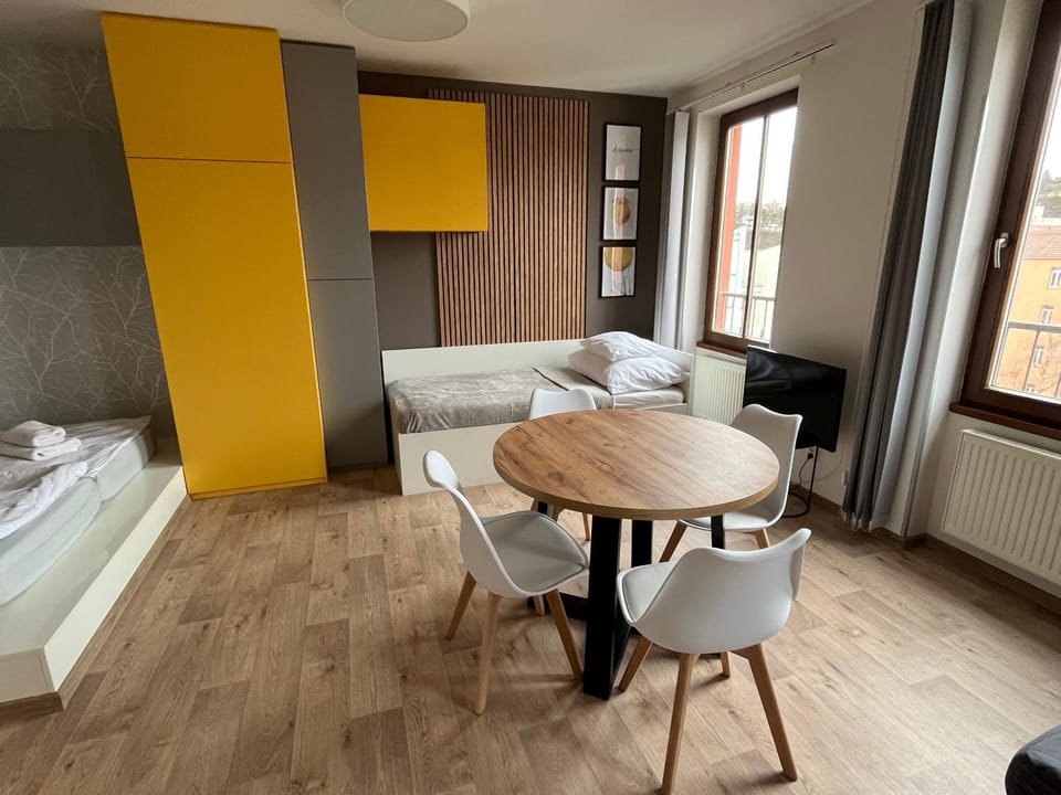 Bed, Living room, Dining area, wardrobe