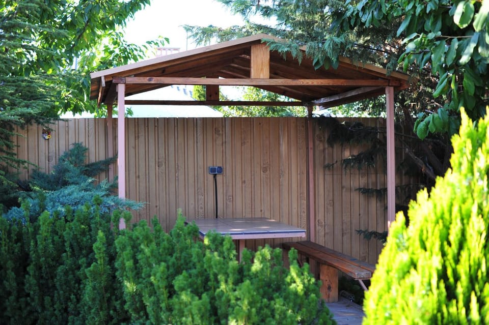 Day, Garden view