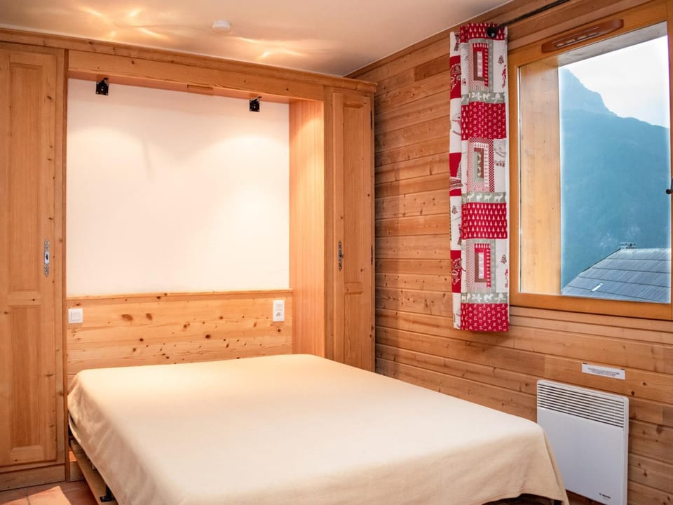 Studio cabine à Pra Loup 1500 avec balcon et parking intérieur, 6 personnes Cabin in Uvernet-Fours