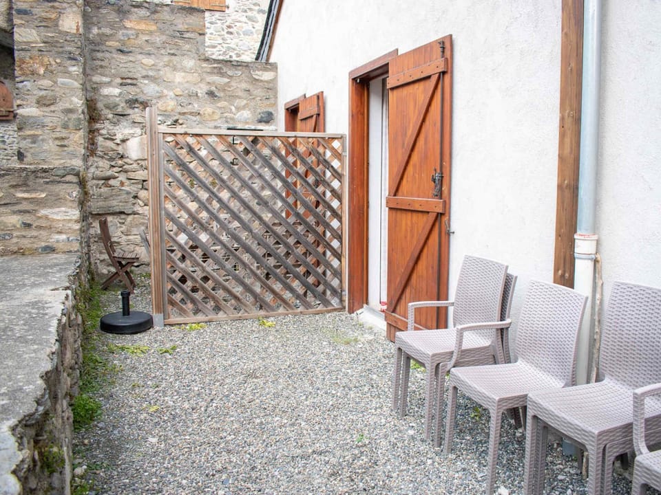 Charmant 2 Pièces à Vignec avec Terrasse, 6 Pers - FR-1-504-140 Apartment in Saint-Lary-Soulan