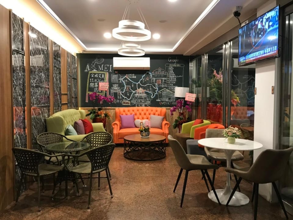 Communal lounge/ TV room, Living room