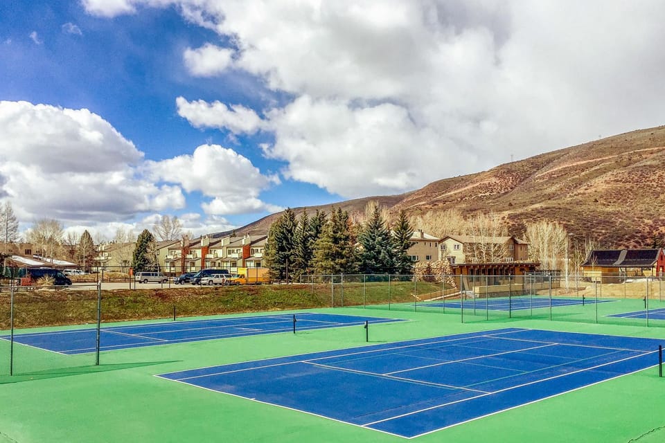 Golf & Ski Premier Apartment in Eagle County