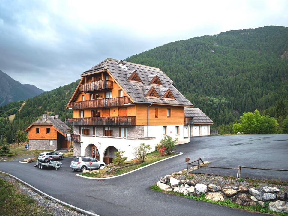 Studio 4 personnes avec balcon et parking à Pra Loup 1500 - FR-1-504-229 Apartment in Uvernet-Fours