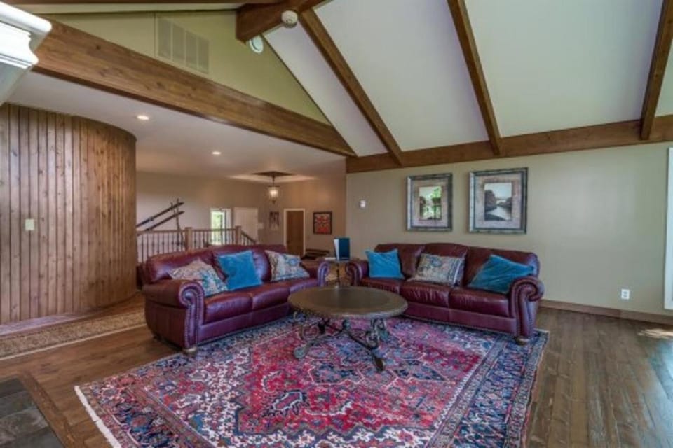 Communal lounge/ TV room, Living room