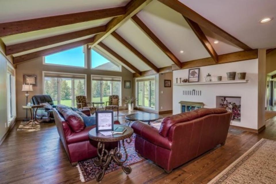 Communal lounge/ TV room, Living room