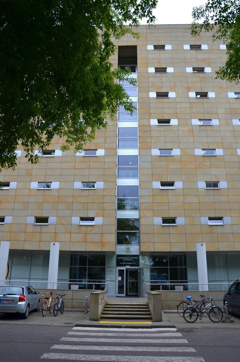 Facade/entrance