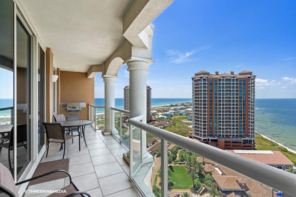 Natural landscape, View (from property/room), Balcony/Terrace, City view, Sea view