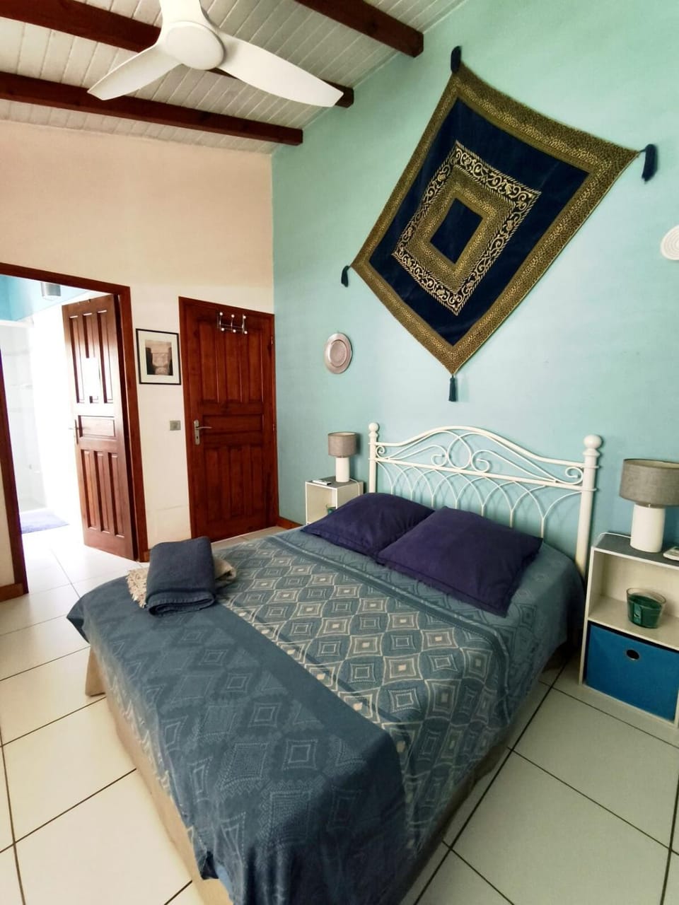 Bed, Photo of the whole room