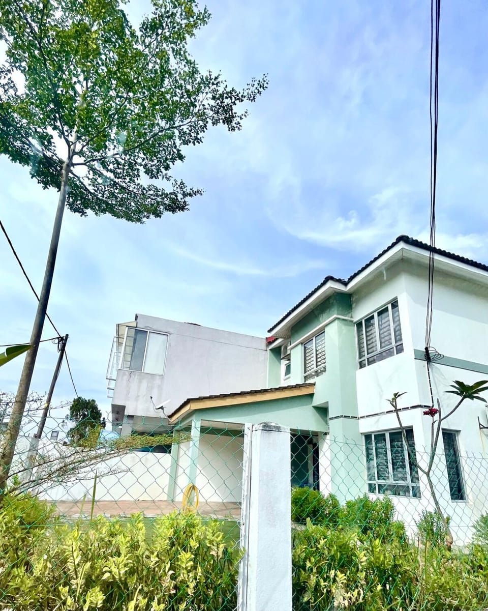 Emma Homestay, Bandar Tasik Puteri - 4 bedrooms, 3 bathrooms House in Selangor, Malaysia