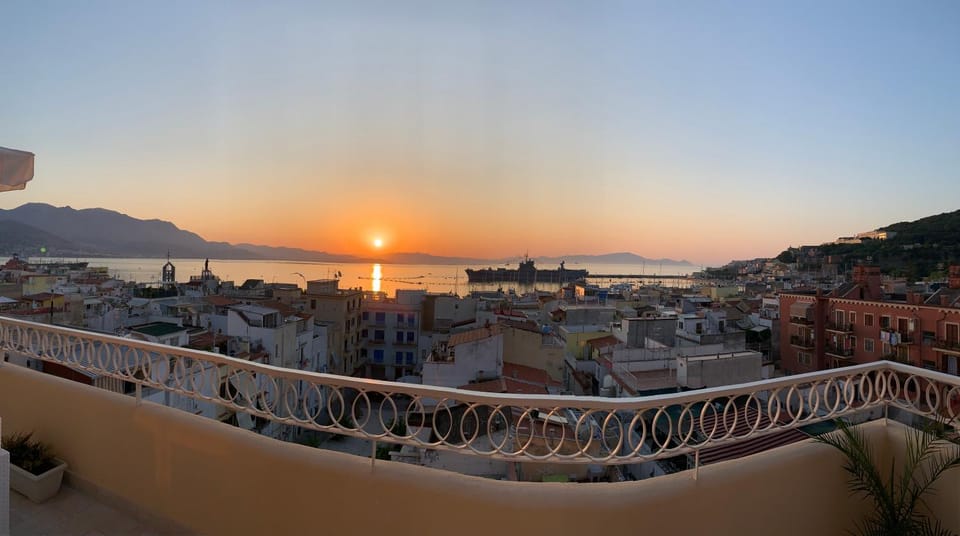 Balcony/Terrace, City view, Sea view, Sunrise