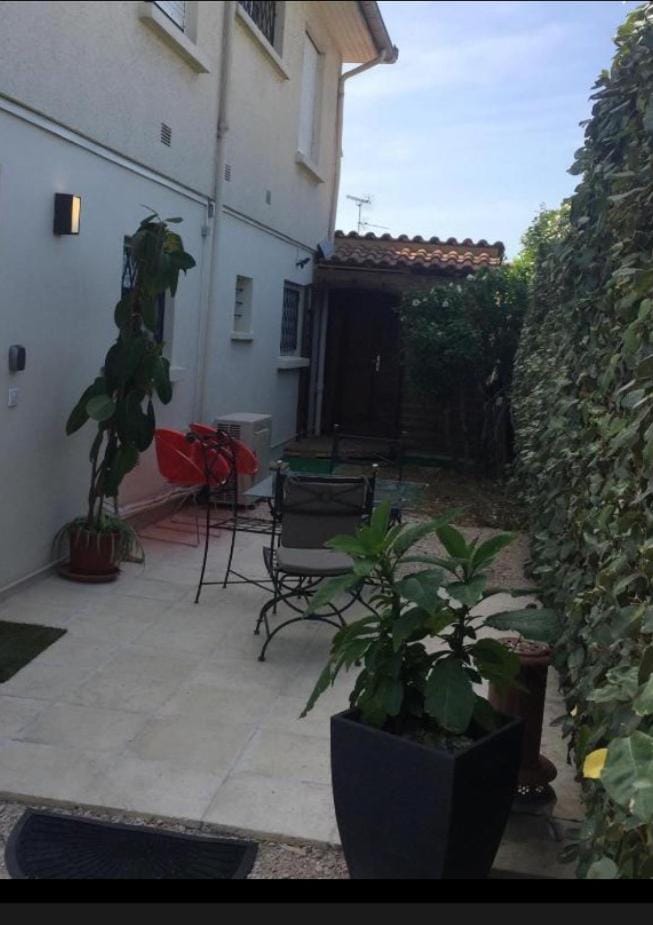 Patio, Dining area