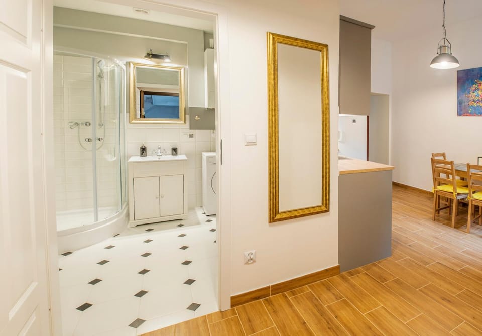 Bathroom, Kitchen or kitchenette