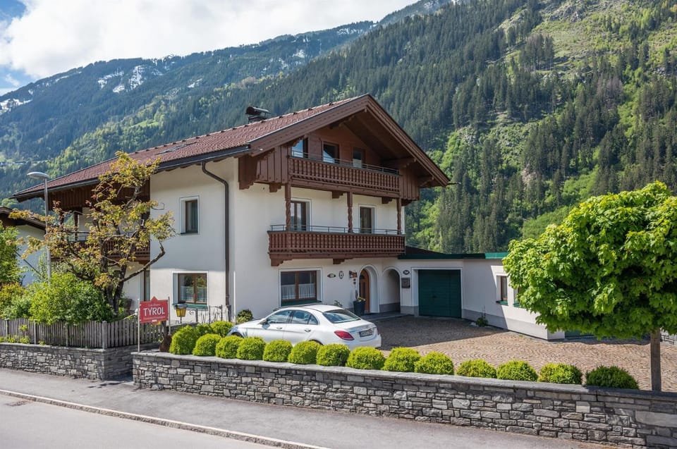 Landhaus Tyrol Apartment in Mayrhofen