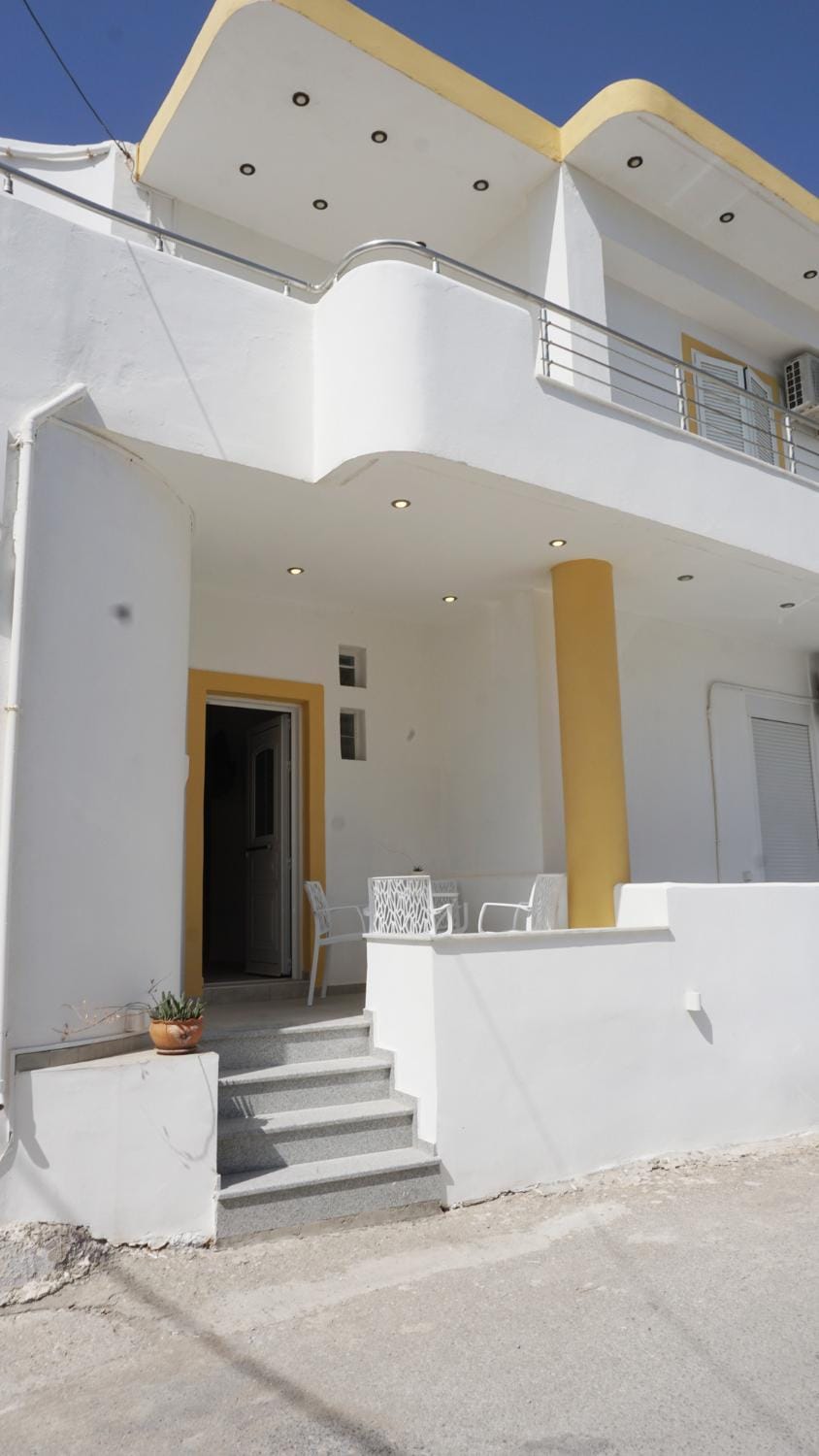 Seafront Apartment Kalamaki Apartment in Crete