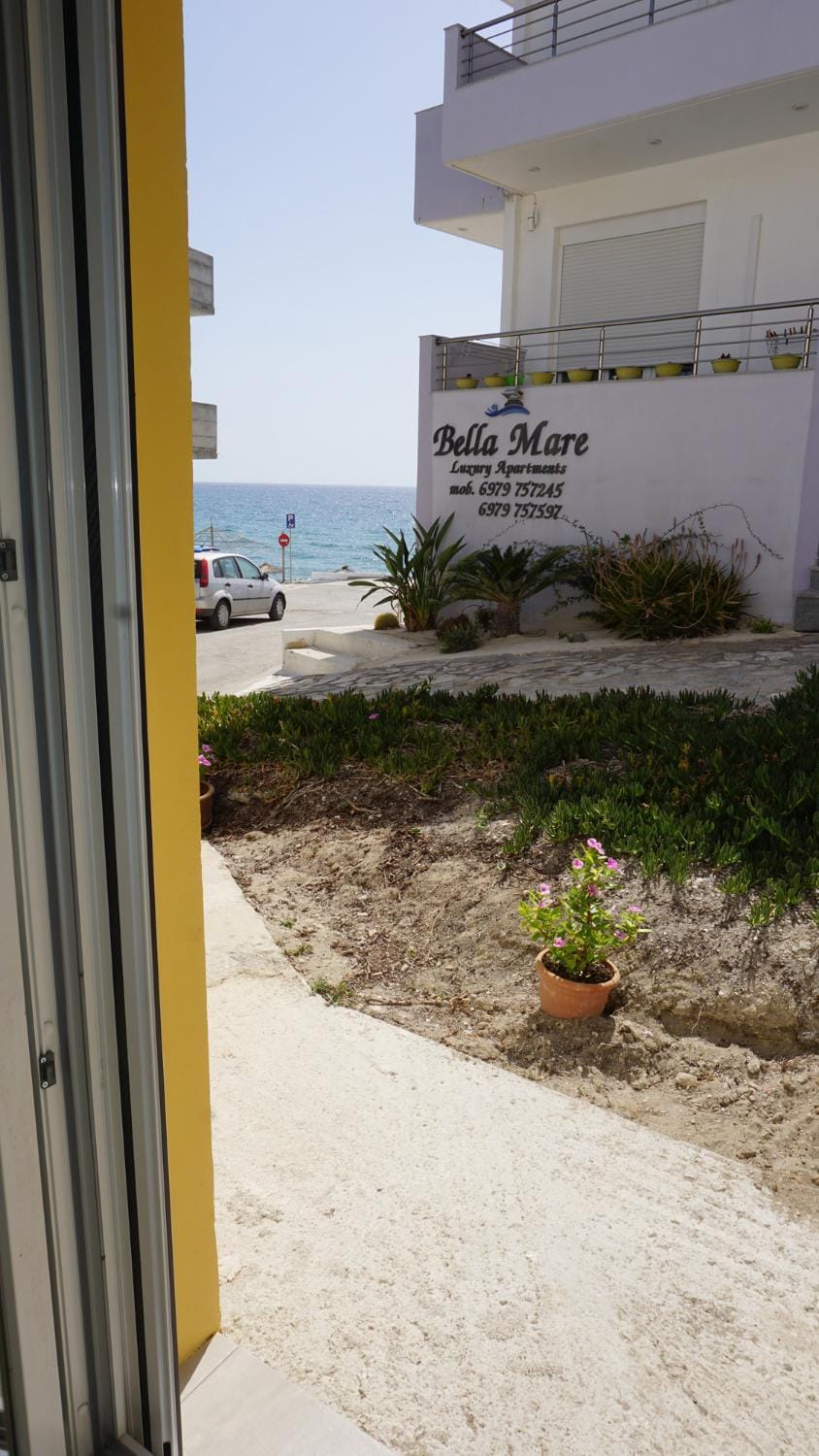 Seafront Apartment Kalamaki Apartment in Crete