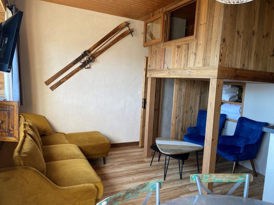T2 à Courchevel 2* accès pistes, parking, vue vallée, 4 pers. - FR-1-514-22 Apartment in Saint-Bon-Tarentaise
