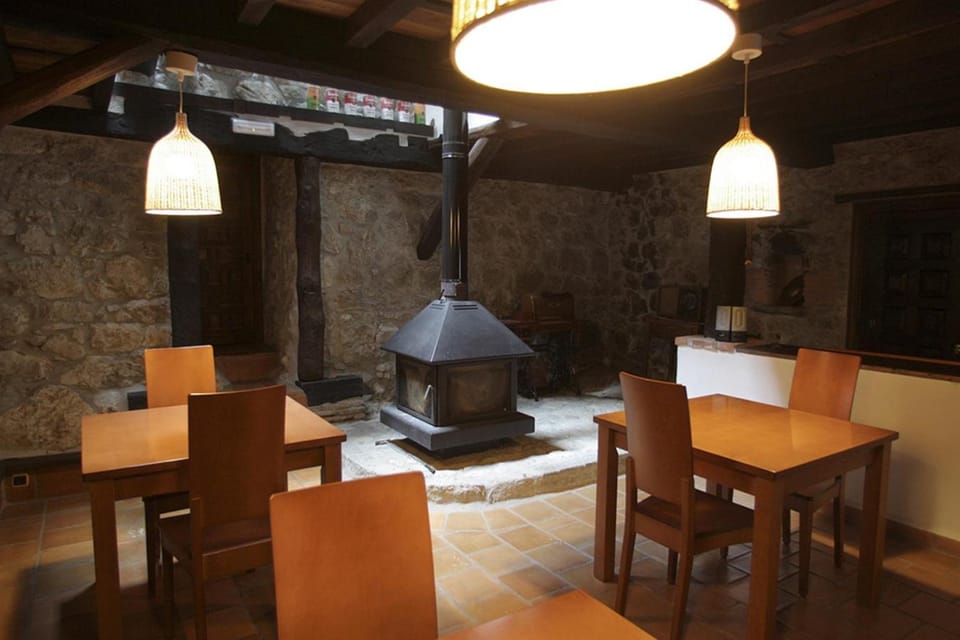 Restaurant/places to eat, Dining area