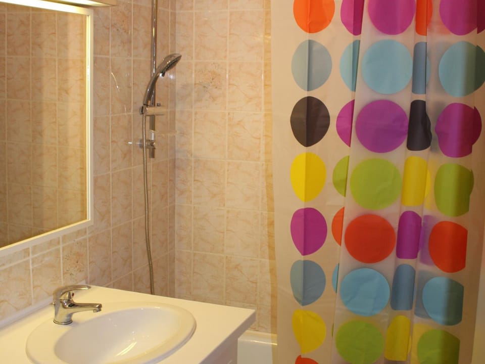 Appartement rénové au pied des pistes avec balcons - FR-1-515-66 Apartment in Provence