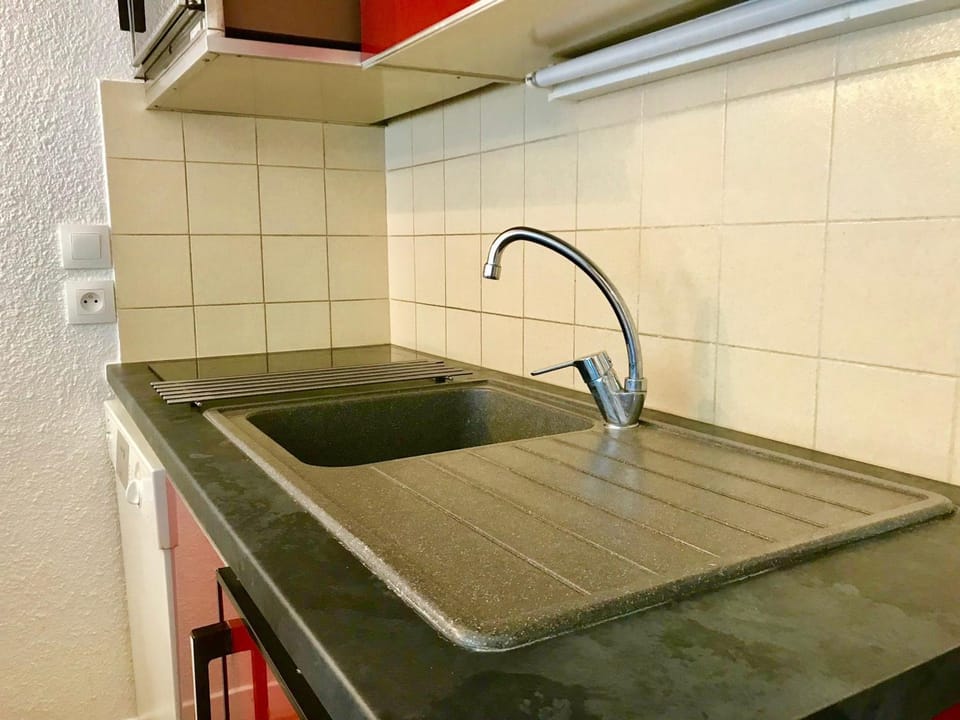 Studio cabine avec balcon, proche centre de Villard-de-Lans - FR-1-515-98 Cabin in Provence-Alpes-Côte d'Azur