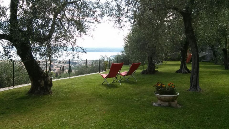 Bed&Breakfast Giardini di Corte Bed and Breakfast in Lake Garda