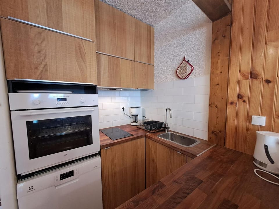 Studio 4 pers, centre station Les Deux Alpes, animaux admis - FR-1-516-75 Apartment in Les Deux Alpes