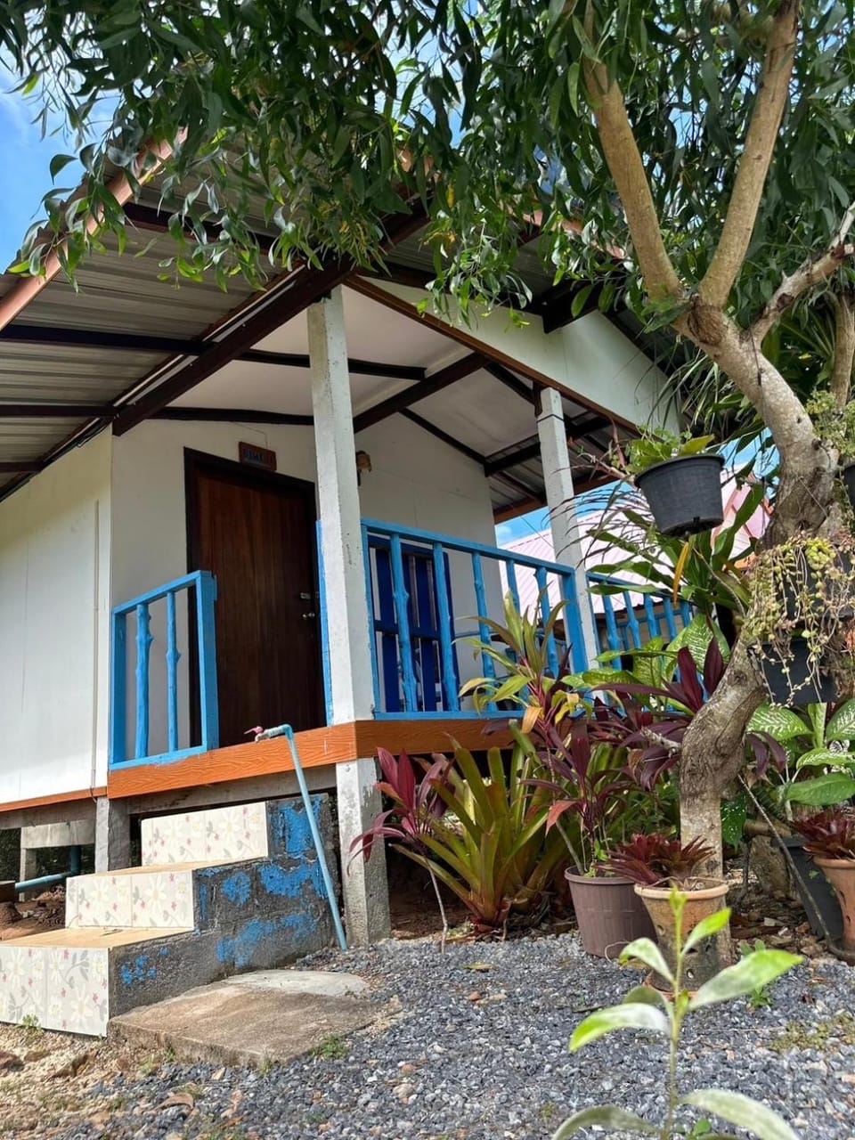 Blue Sky Bungalow Bed and Breakfast in Krabi Changwat