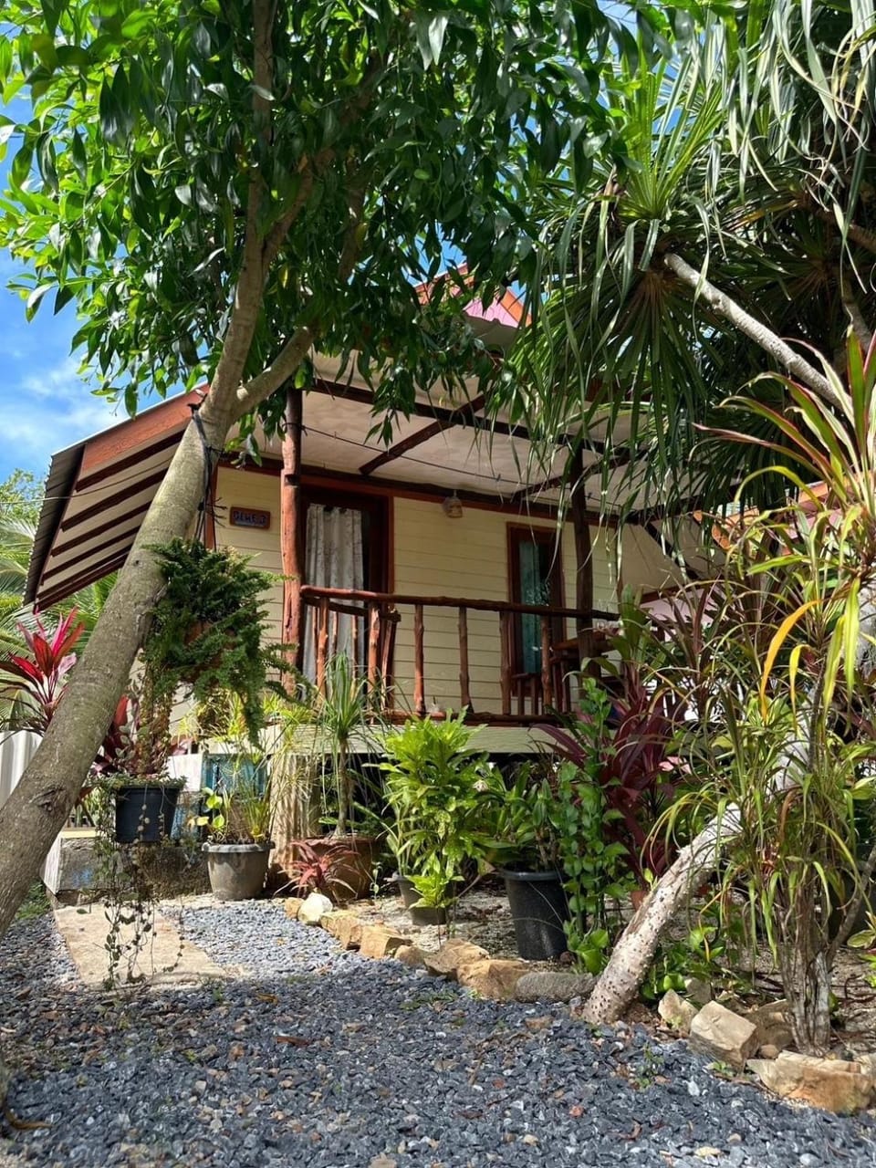 Blue Sky Bungalow Bed and Breakfast in Krabi Changwat