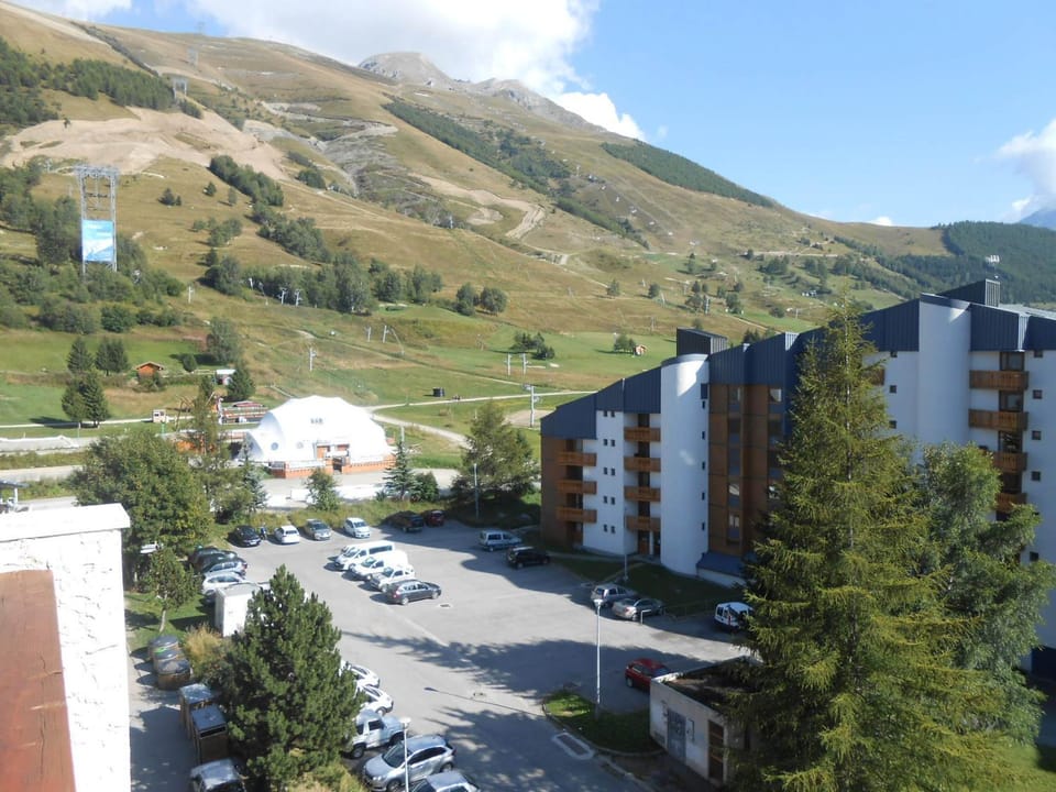 Studio cosy au pied des pistes, 4 pers, vue montagne - FR-1-516-82 Apartment in Les Deux Alpes