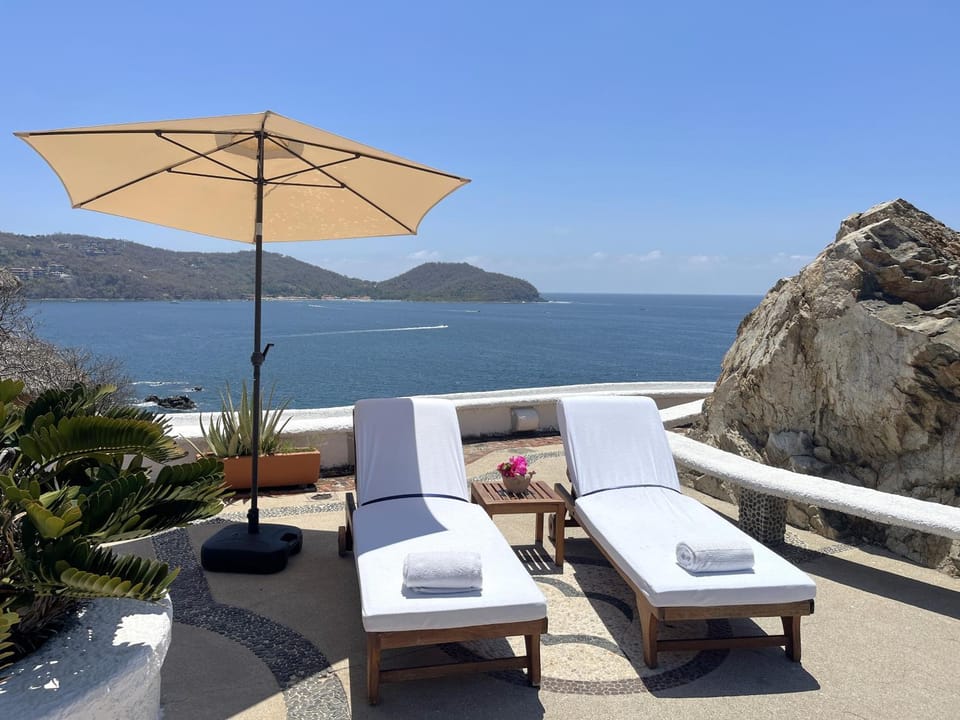 Balcony/Terrace, sunbed