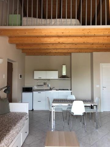 Kitchen or kitchenette, Dining area, bunk bed