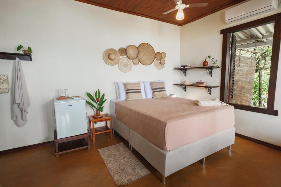 Bed, Photo of the whole room, Bedroom, Sea view, fireplace, towels, air conditioner