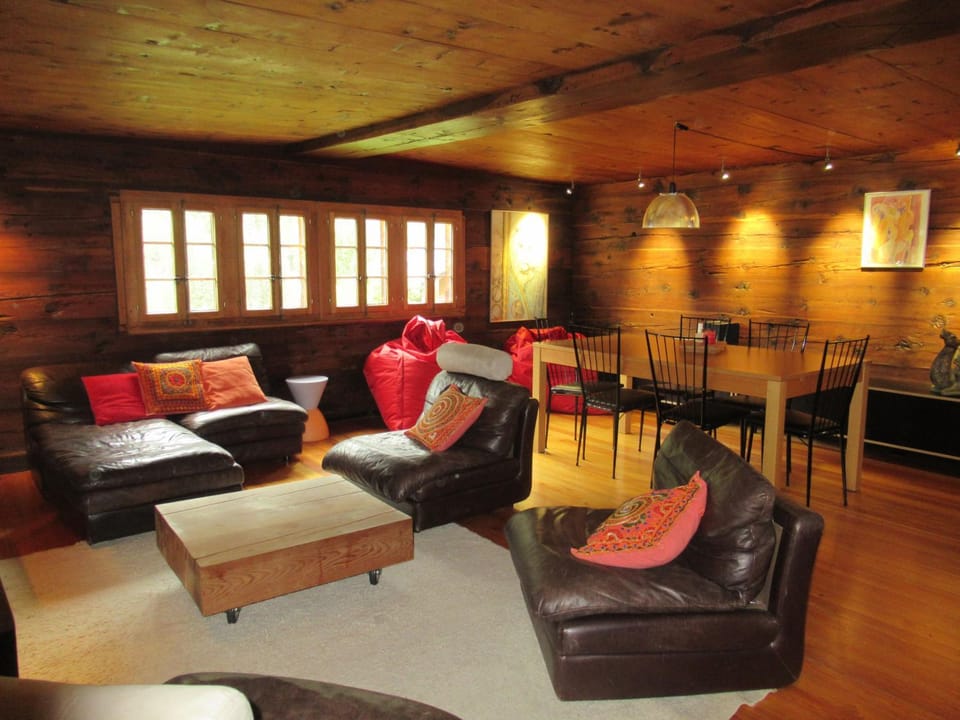 Chalet historique de haut standing Chalet in Canton of Valais