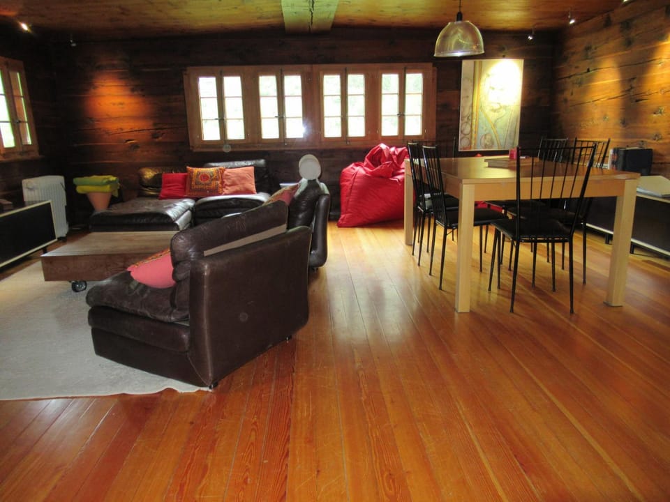 Chalet historique de haut standing Chalet in Canton of Valais