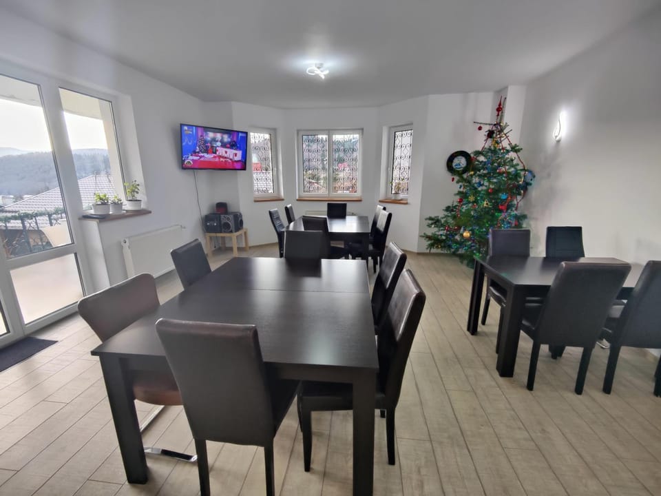 Communal lounge/ TV room, Dining area