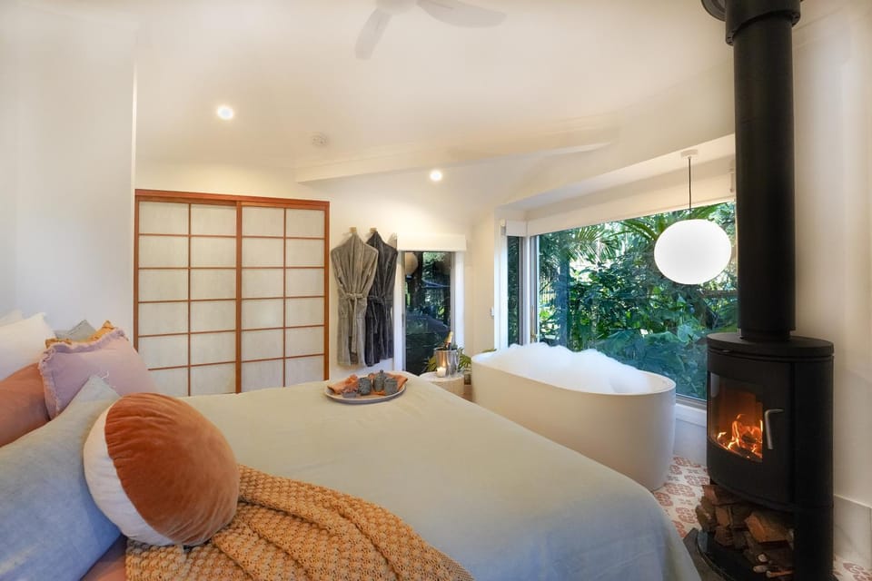 Bed, Natural landscape, Garden, Spa and wellness centre/facilities, Bedroom, Garden view, fireplace, flat iron, storage, wardrobe