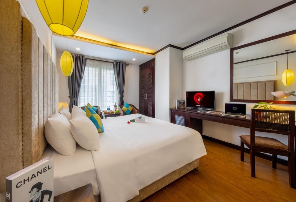 Bed, TV and multimedia, Photo of the whole room