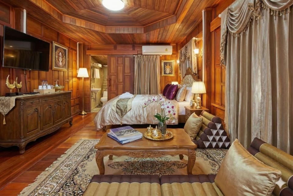 Bed, Living room, Seating area, Dining area, wardrobe, air conditioner