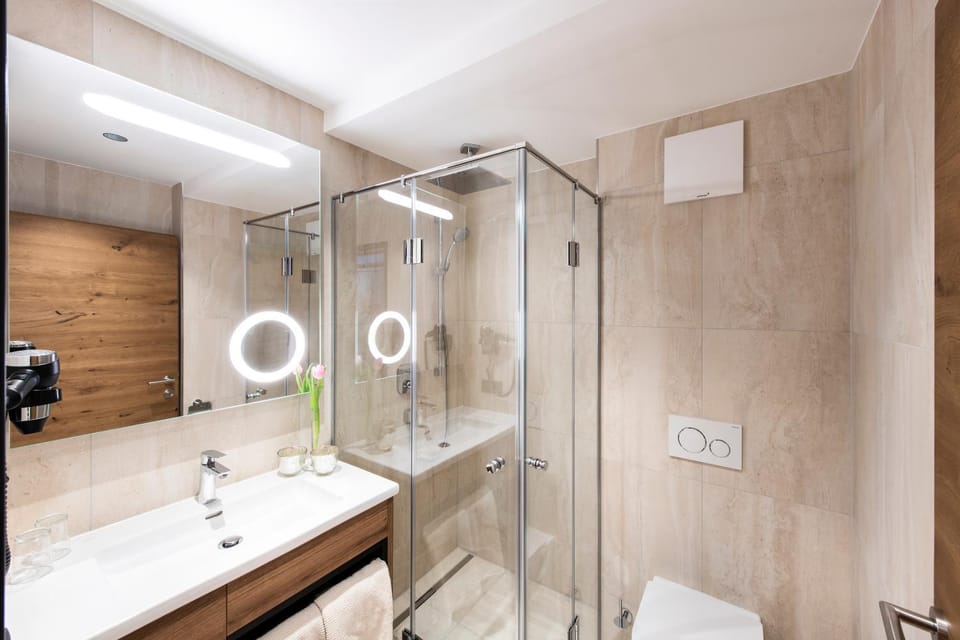 Shower, Bathroom, towels