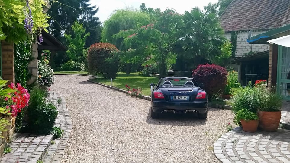 Au 13 Bed and Breakfast in Île-de-France