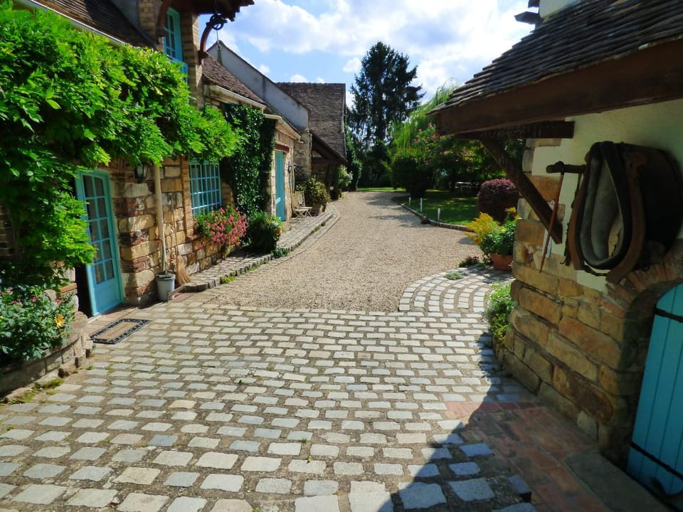 Au 13 Bed and Breakfast in Île-de-France